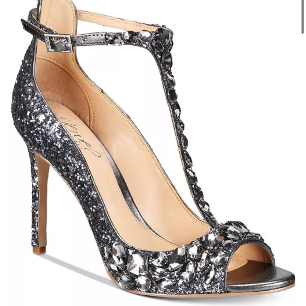 Jewel By Badgley Mischka Conroe T-Strap Heels